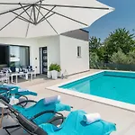 Oleandra Villa
