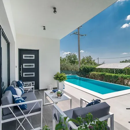 Oleandra Sveti Petar u Sumi